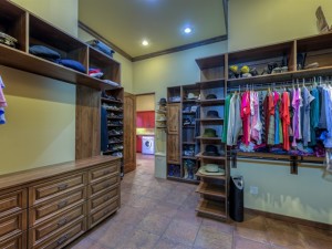 luxury walk in closet design